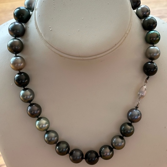 🌟 Tahitian Pearl Necklace | 12mm-15mm | 18” Strand | Sterling Silver Clasp 🌟 - Picture 3 of 13